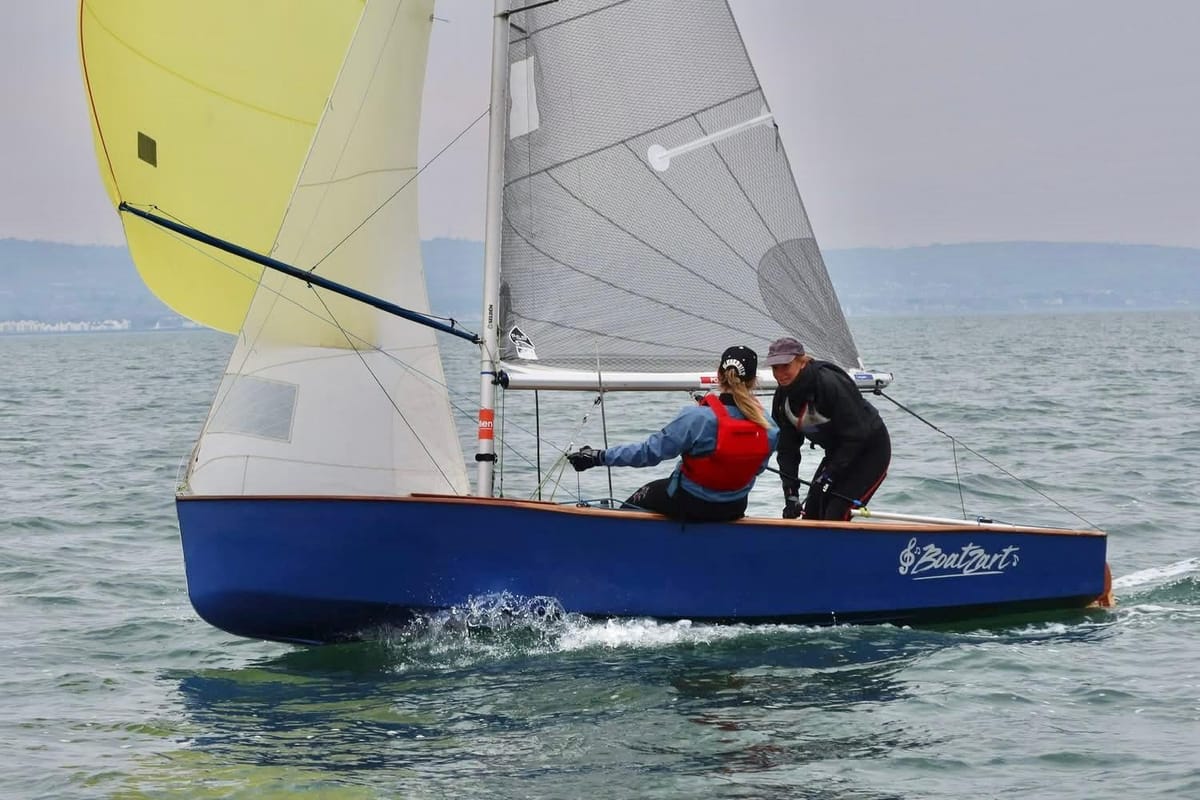 Jennifer Bryce sailing Boatzart