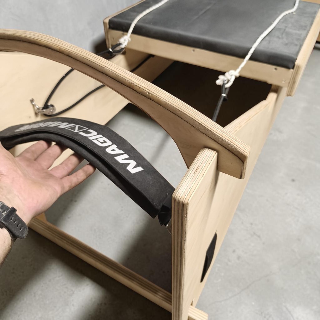 Hiking bench padded seat with Magic Marine toe strap